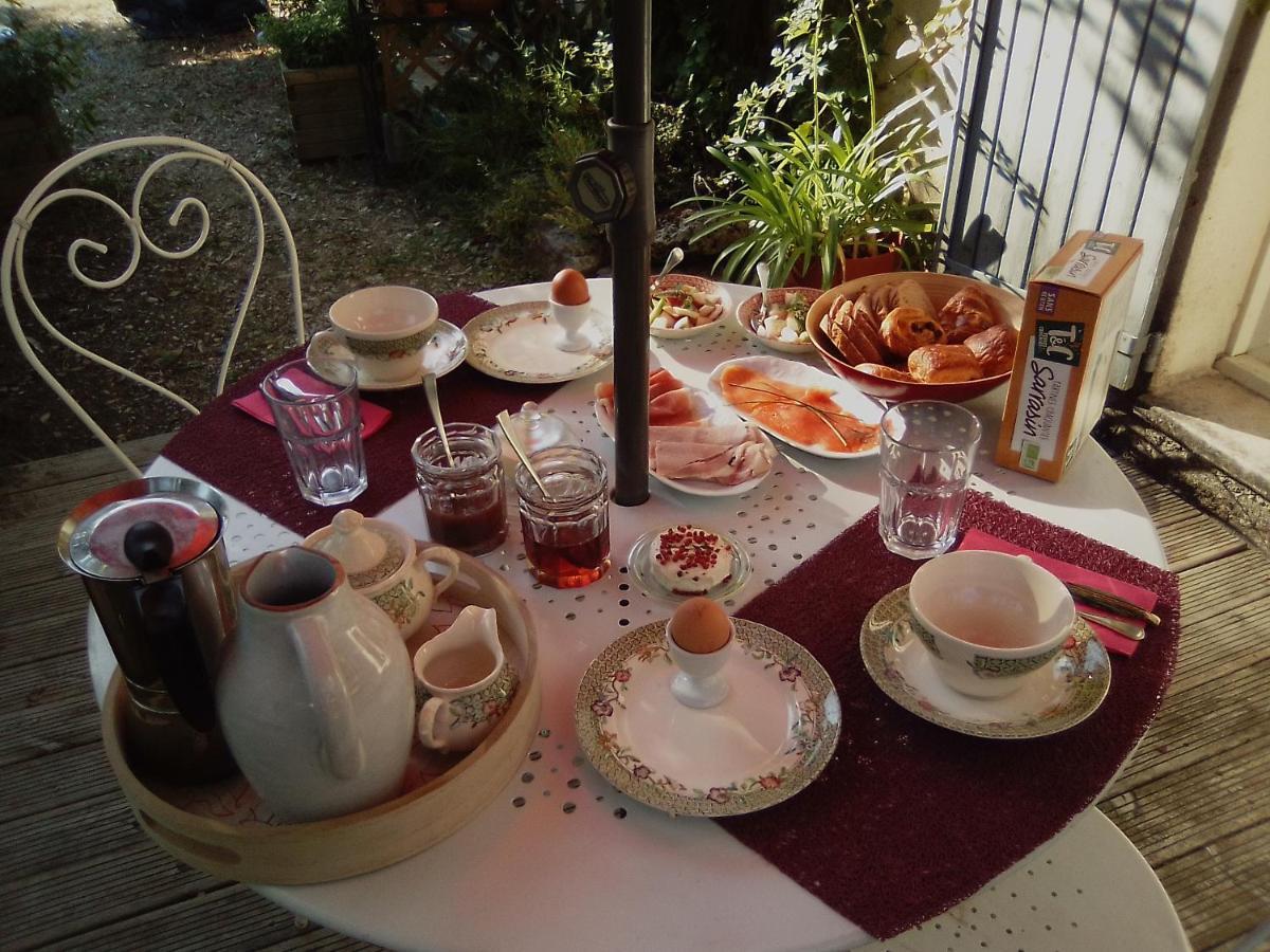 Le Domaine De Belle Bed and Breakfast LʼIsle-sur-la-Sorgue Buitenkant foto